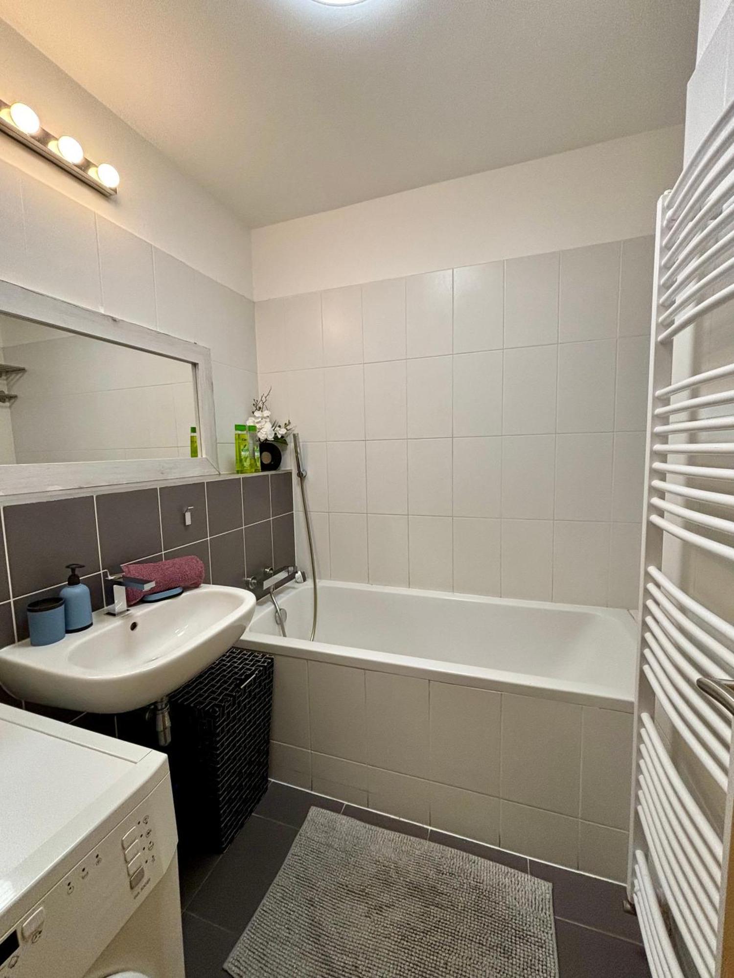 Apartment Three Towers With Beautiful View And Parking! Pressburg